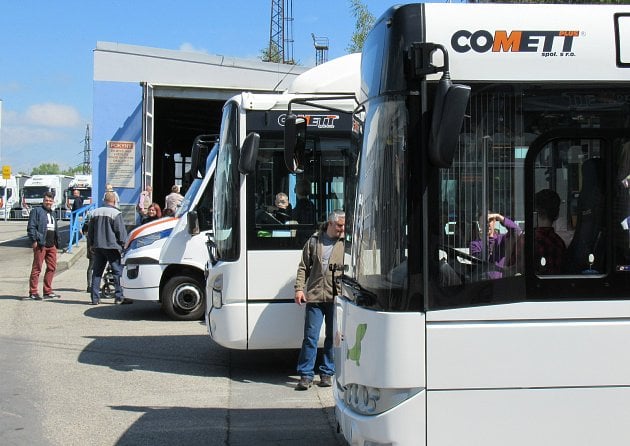 Elektrobusy na linkách do Benešova a Vlašimi testuje táborská dopravní firma