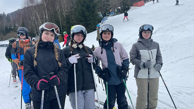 Sněhové eskapády SOU stavebního Benešov: Jak jsme dobývali Harrachov!