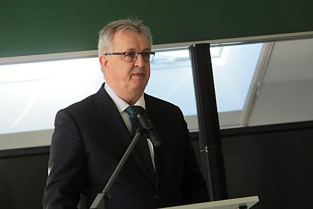 Svatopluk Česák opouští ředitelnu ZŠ Na Karlově. Benešov hledá náhradu