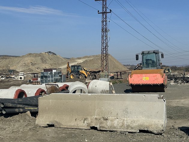 Nové obchvaty i demolice mostů. Krajští silničáři představili letošní projekty