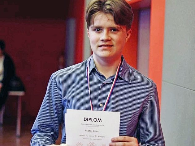 Matějovi Kneslovi je 15 let a už si ho do orchestrů zvou hudební ikony
