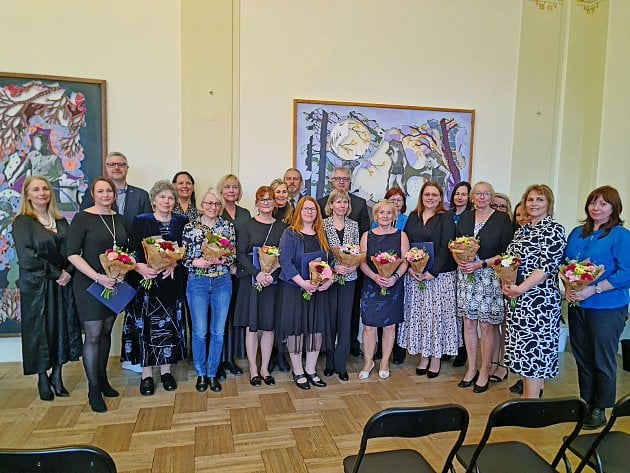 Cenu Benešovský Ámos letos radnice přiřkla asistentům pedagogů