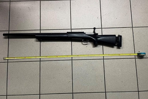 Muž se zbraní v ruce vyvolal v Čerčanech paniku. Policie rychle zjednala pořádek