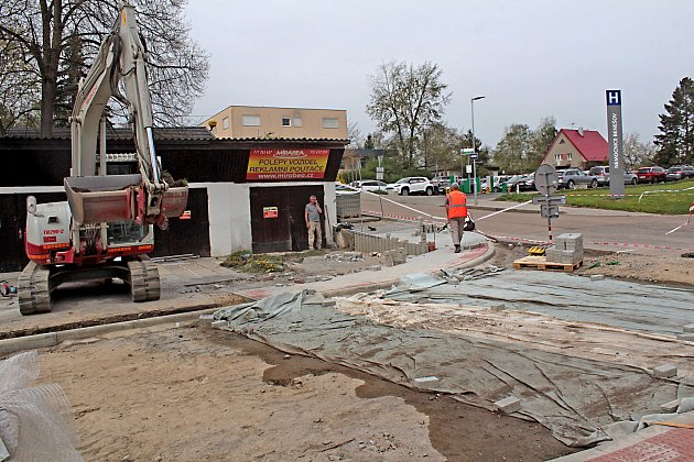 Práce končí, Matiegkova ulice dostane nový asfalt. Auta tudy pojedou za týden