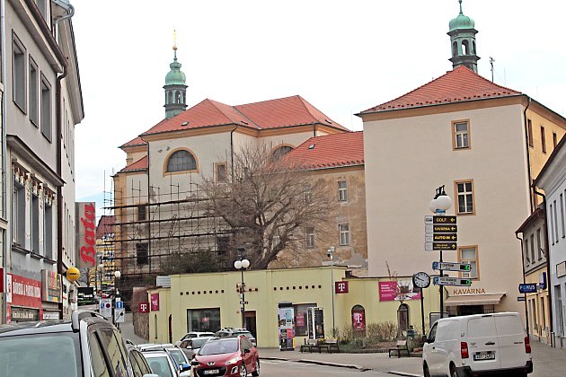 Arcibiskupství prodalo Benešovu kolej bez schodů. Město je teď dostalo zdarma
