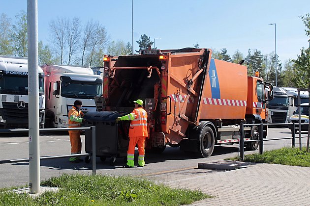 Při úklidu odpočívky Střechov na dálnici D1 objevili i mrtvé exoty