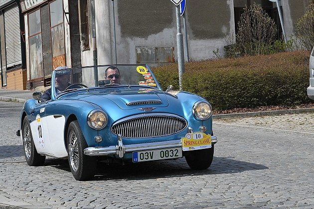 Rallye Spring Classic: Veterány brázdily silnice Posázaví i Benešovska
