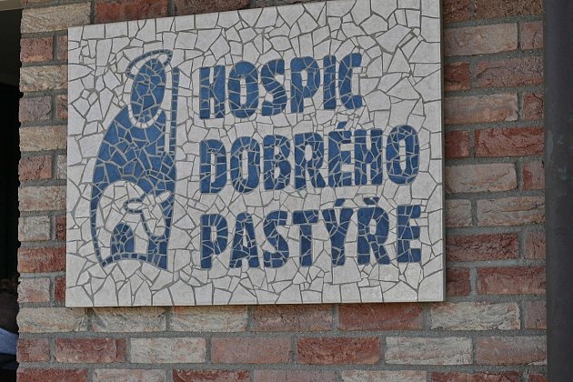 Hospic je po požáru bez kuchyně. Nejste na to sami, vzkazují do Čerčan dárci