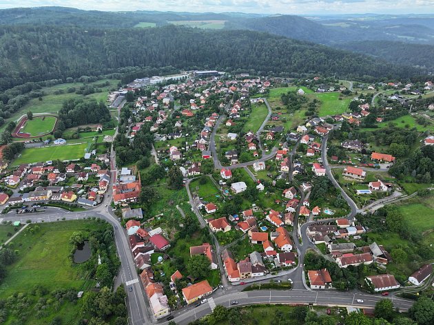 Kvíz z ptačí perspektivy: Poznáte obec na Benešovsku?