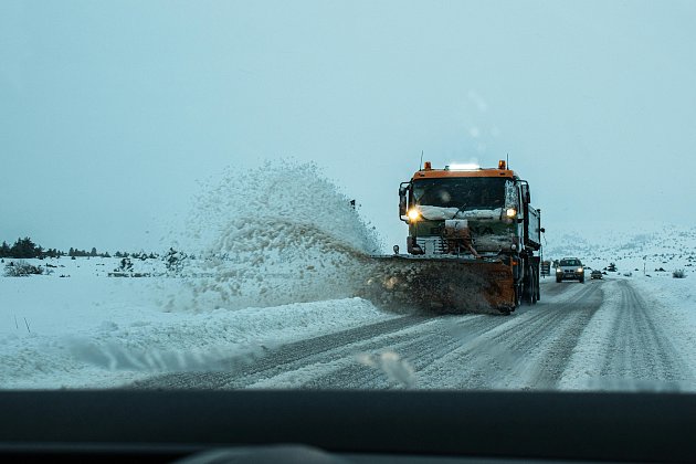 Počasí ráno komplikuje dopravu ve Středočeském kraji, některé spoje nevyjely
