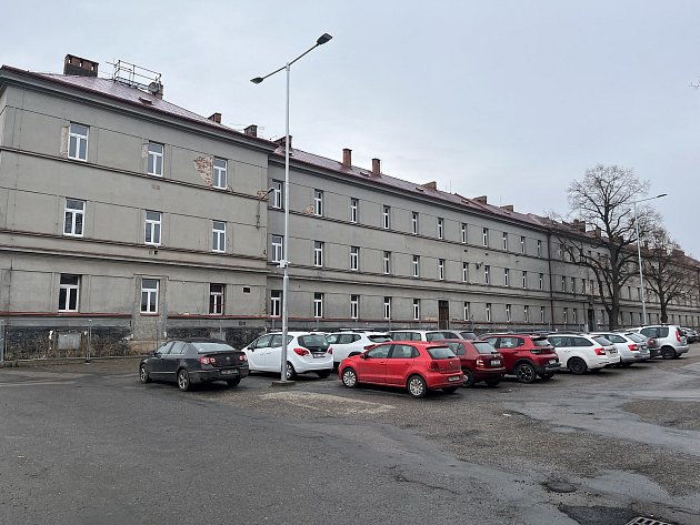 Poslední šance nahlédnout do Táborských kasáren před demolicí. Bude prohlídka