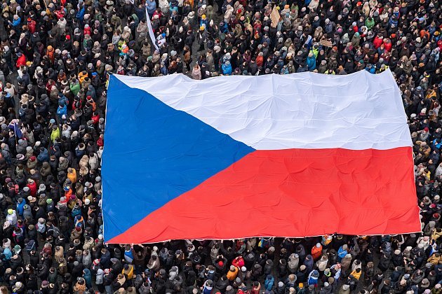 Lidé z obcí na Benešovsku se přidávají k výzvě Stojíme za prezidentem!