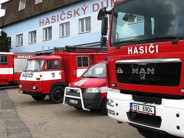 Dobrovolní hasiči z Voticka se práce nebojí. Sami opravili hasičárnu i hospodu