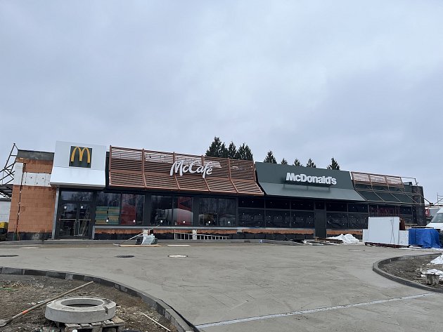 McDonald´s v Benešově otevře na konci února. Stavební práce finišují