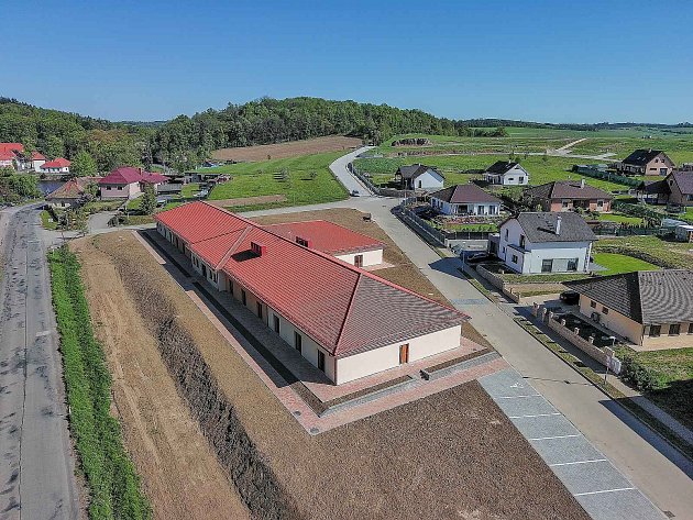 Neveklov prodává pozemky na Sýkorci. Podmínkou je povinnost stavby do 5 let