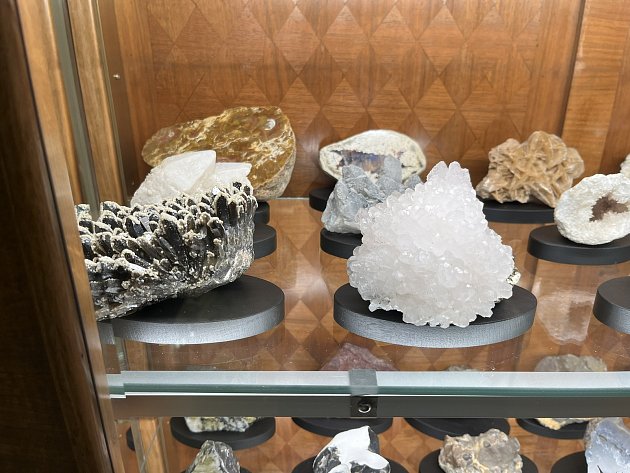 Poklady a unikáty ve sbírce kamenů v Tloskově. Našli je klienti centra