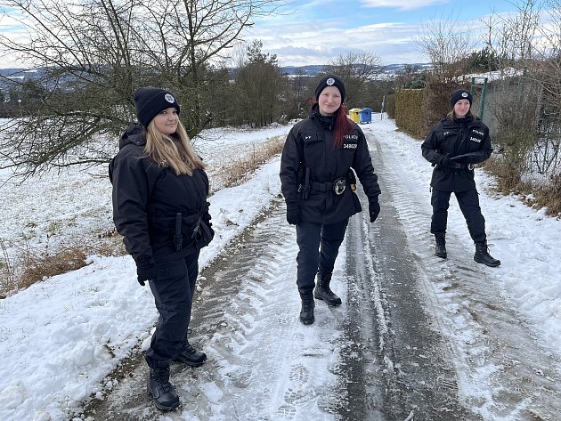 Policejní pes byl připraven zasáhnout. Chaty na Benešovsku kontrolovala policie