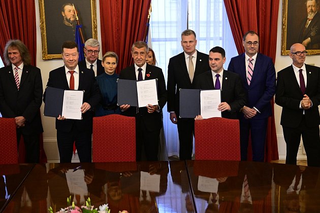 Padesát dní vlády s důvěrou: Co nyní voliče zajímá, komu z ministrů věří nejvíce