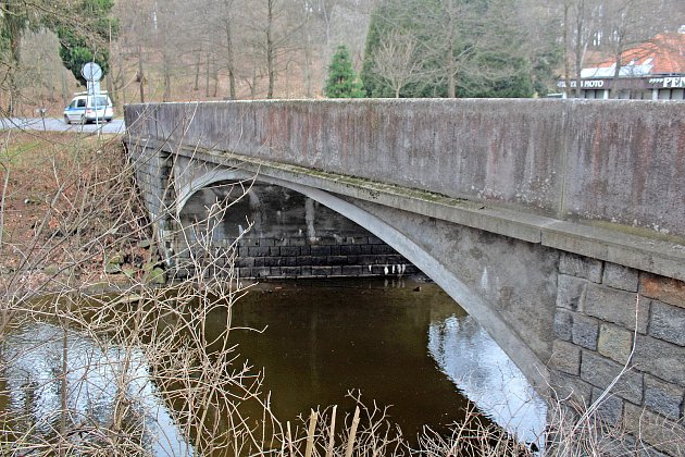 Most na Konopišti se znovu zavírá. Na řadě jsou dokončovací práce