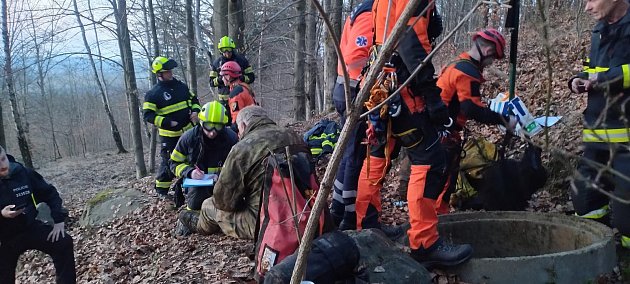 Drama pod zemí: Hasiči ze štol u Vlastějovic zachránili čtyři lidi