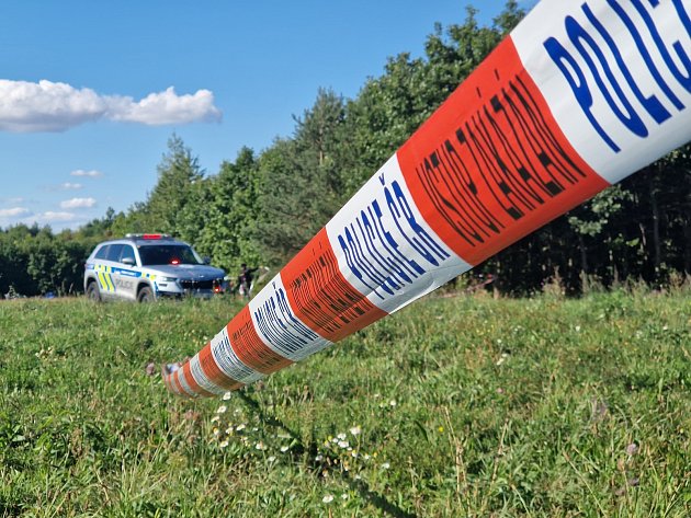 Ultralightu u Bystřice začal po startu vynechávat motor. Nouzově přistál v poli