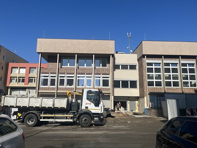 Rekonstrukce knihovny v Benešově nabírá zpoždění. Zatím o měsíc
