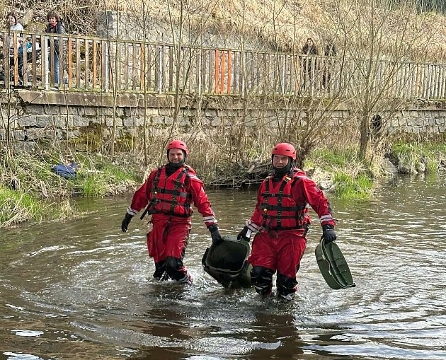 Vandalové řádí na Benešovsku: škody jdou do statisíců, ničí i památky a parky