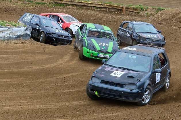 Zahájení nového ročníku Poslední jízdy v Poříčí nad Sázavou