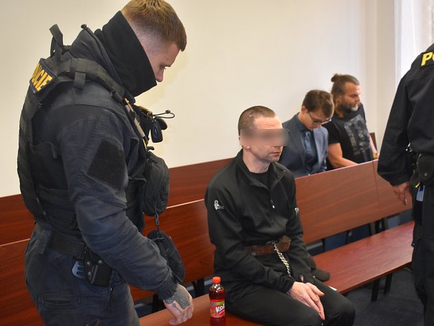 Místo dárku vražda. Adama ubodal táta v den jeho čtrnáctých narozenin