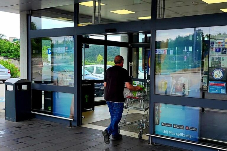 Chorvatsko vs. Česko: Kde letos ušetříte? Srovnali jsme ceny potravin